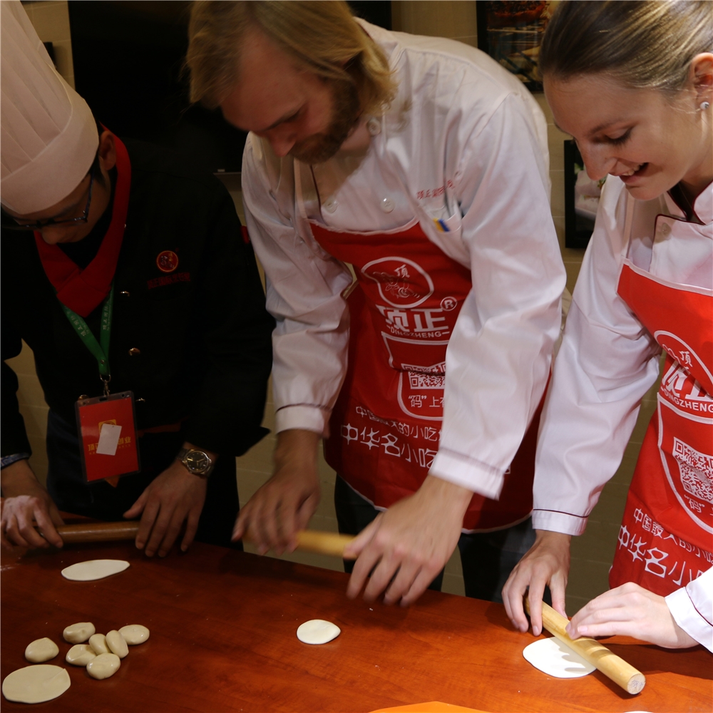 廈門金頂正餐飲培訓(xùn)學(xué)校-培訓(xùn)現(xiàn)場